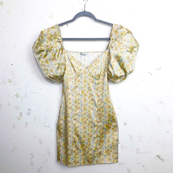 𝅺Zara satin floral puffed sleeve mini dress - Picture 15 of 16
